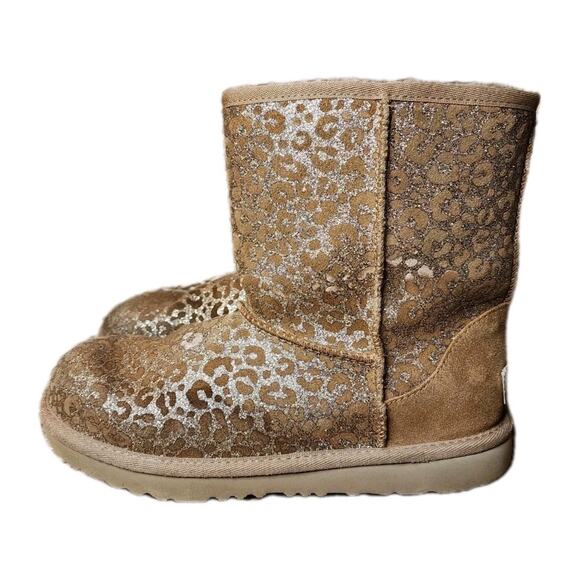 Ugg Women's Sheepskin Classic II Glitter Leopard Snow Beige Tan Boots Size 5 - Picture 1 of 11